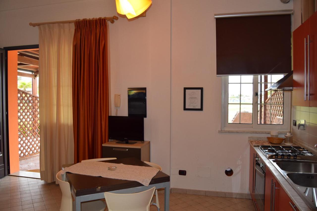 Oasi Del Mare Aparthotel Tirrenia Exterior foto