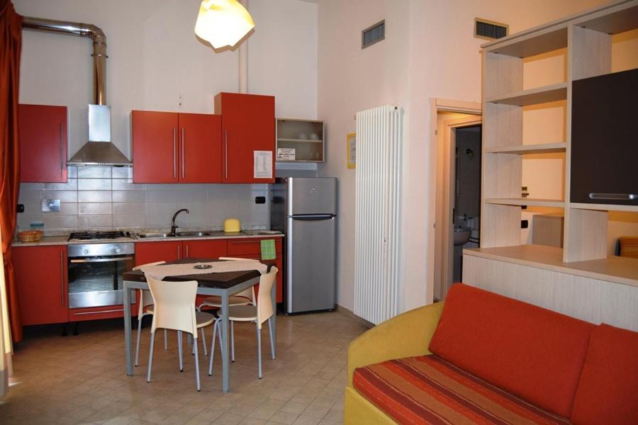 Oasi Del Mare Aparthotel Tirrenia Exterior foto