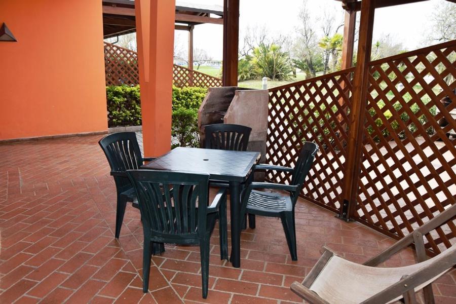 Oasi Del Mare Aparthotel Tirrenia Exterior foto